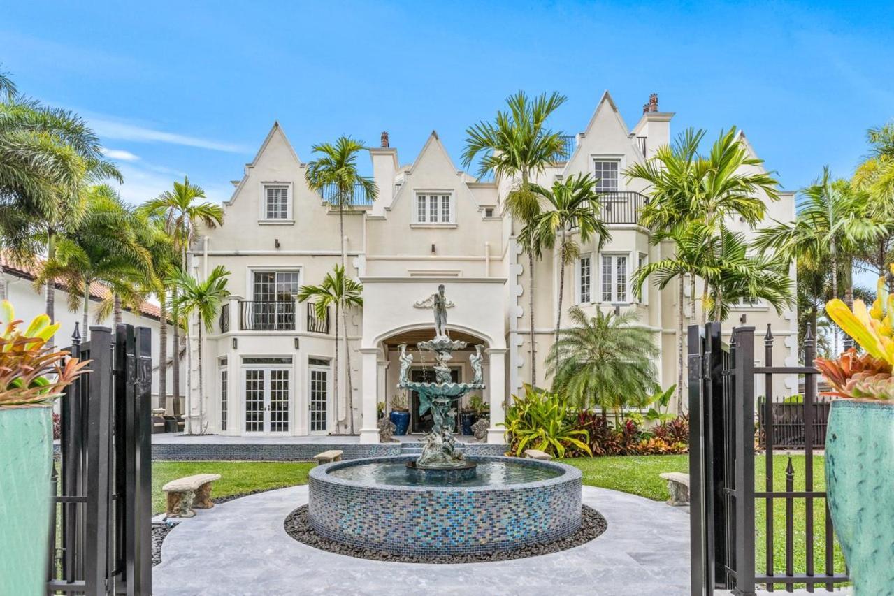 The Modern Castle Canal View Access Rooftop Living Greenhouse Vlllas Fort Lauderdale Exterior photo