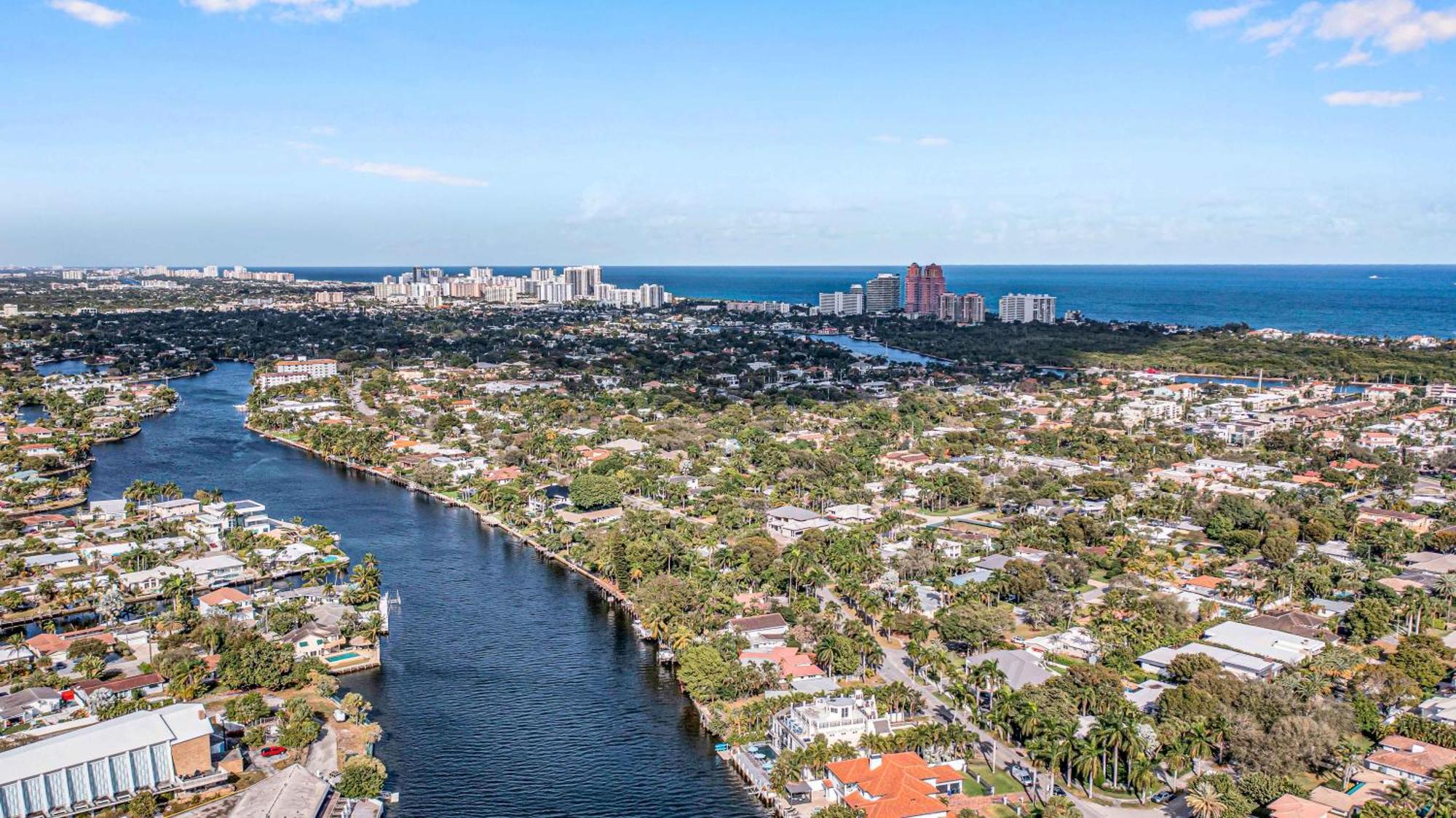 The Modern Castle Canal View Access Rooftop Living Greenhouse Vlllas Fort Lauderdale Exterior photo