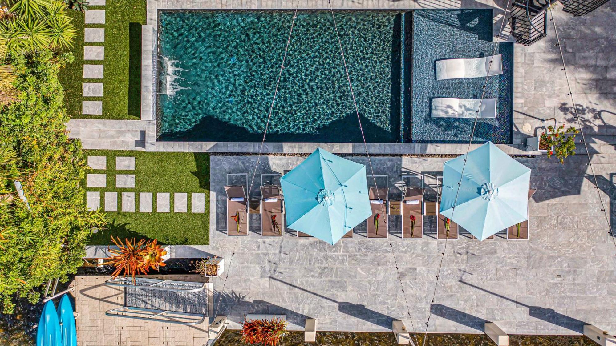 The Modern Castle Canal View Access Rooftop Living Greenhouse Vlllas Fort Lauderdale Exterior photo